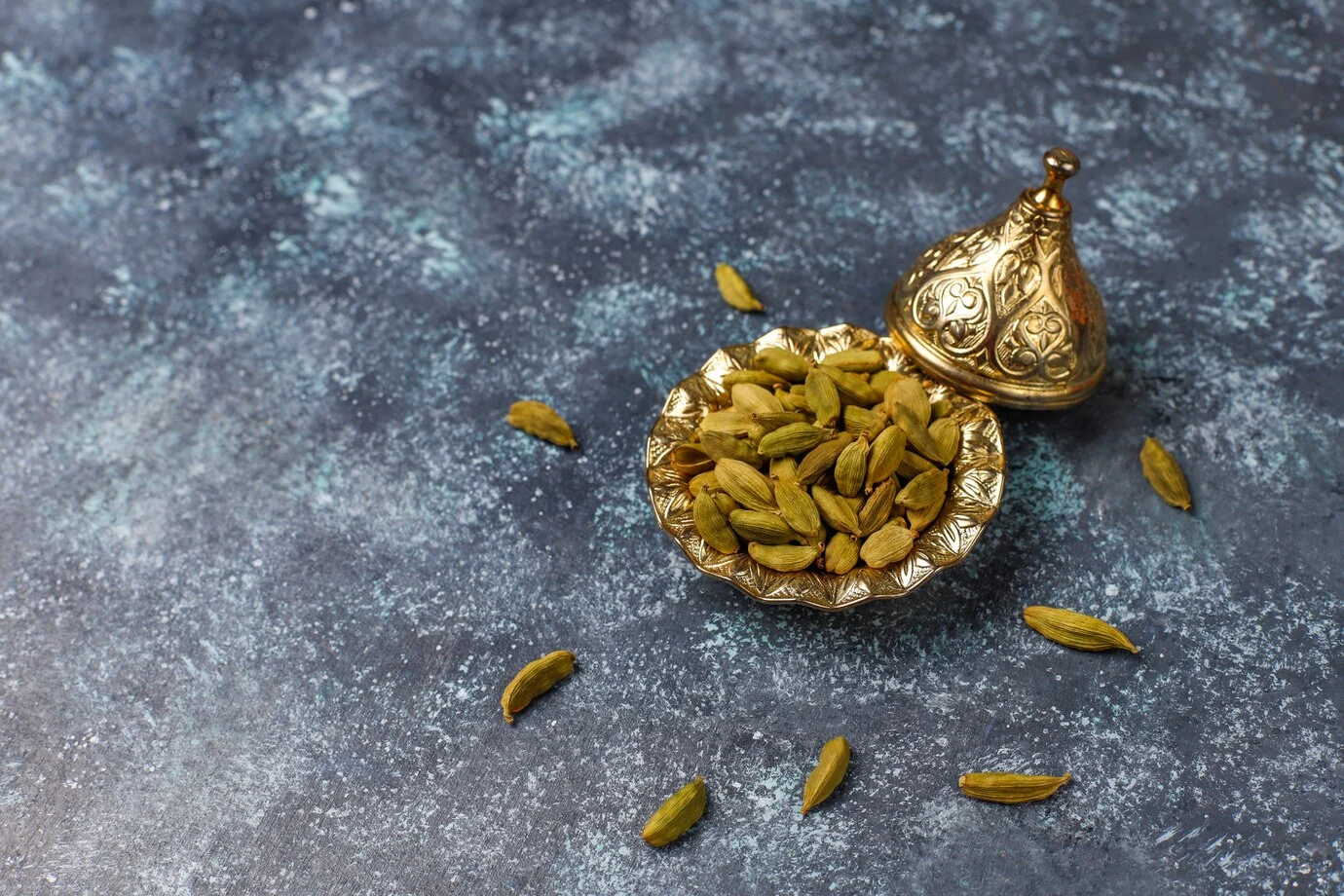 small green cardamom